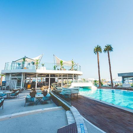 White Tower Mamaia Prestige Apartments Ngoại thất bức ảnh