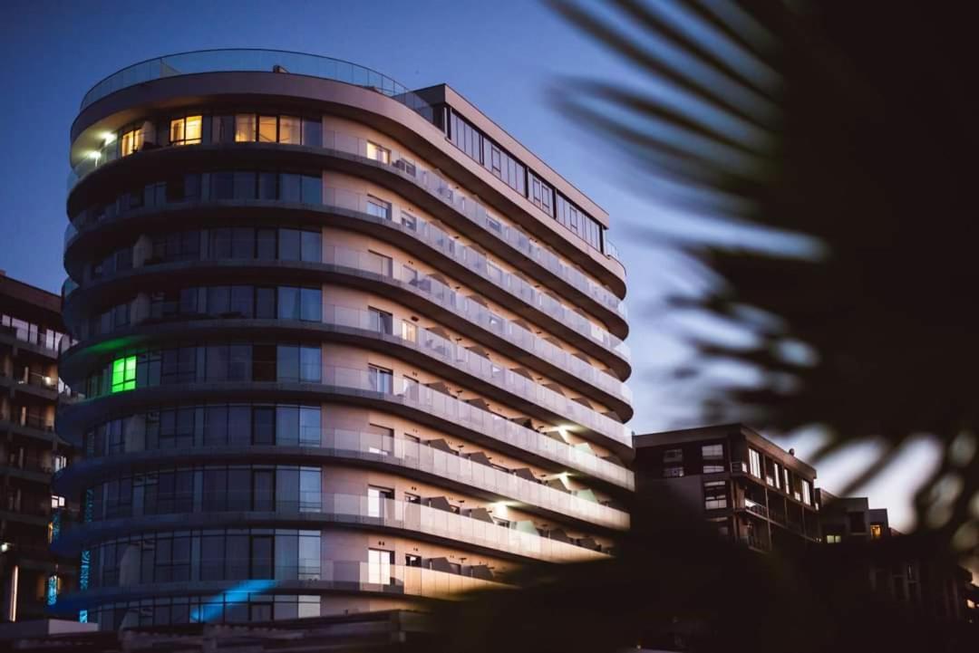 White Tower Mamaia Prestige Apartments Ngoại thất bức ảnh