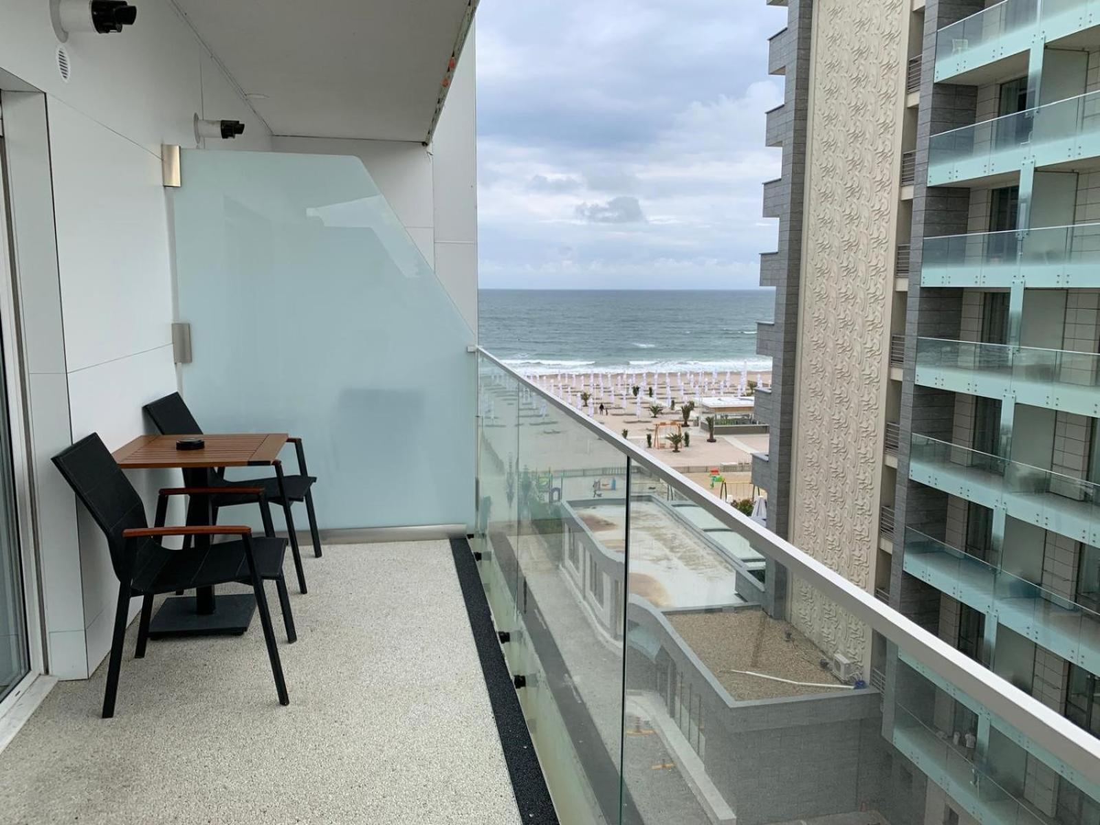 White Tower Mamaia Prestige Apartments Ngoại thất bức ảnh