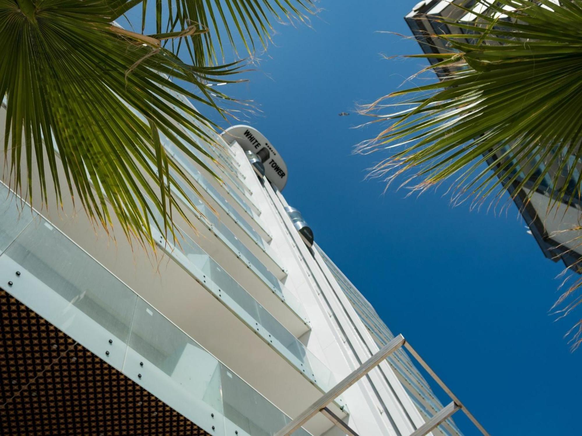 White Tower Mamaia Prestige Apartments Ngoại thất bức ảnh