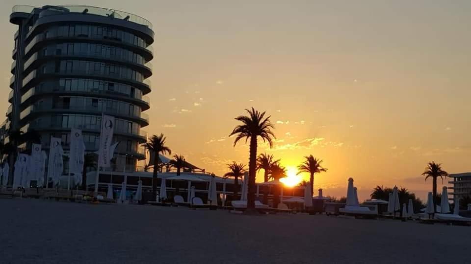 White Tower Mamaia Prestige Apartments Ngoại thất bức ảnh