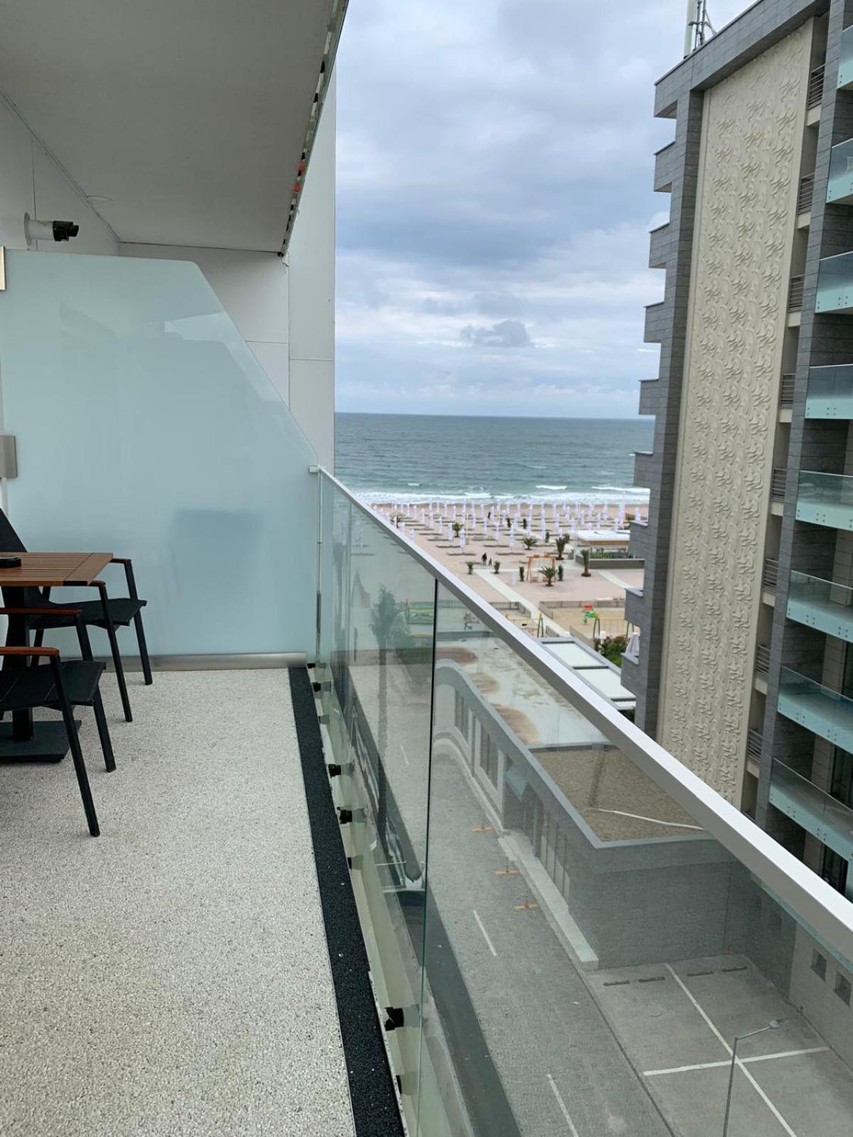 White Tower Mamaia Prestige Apartments Ngoại thất bức ảnh