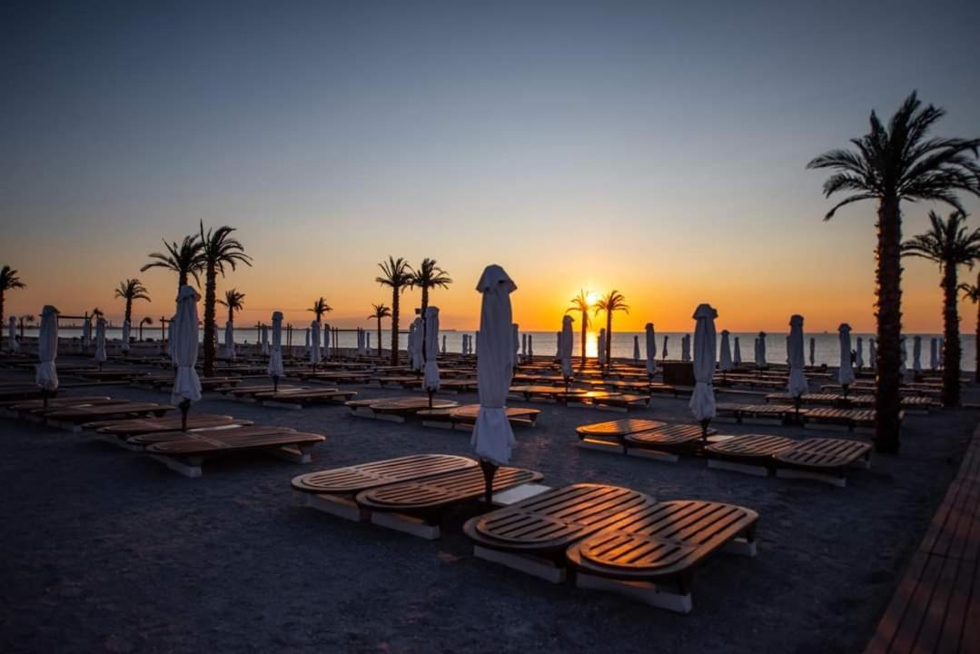White Tower Mamaia Prestige Apartments Ngoại thất bức ảnh