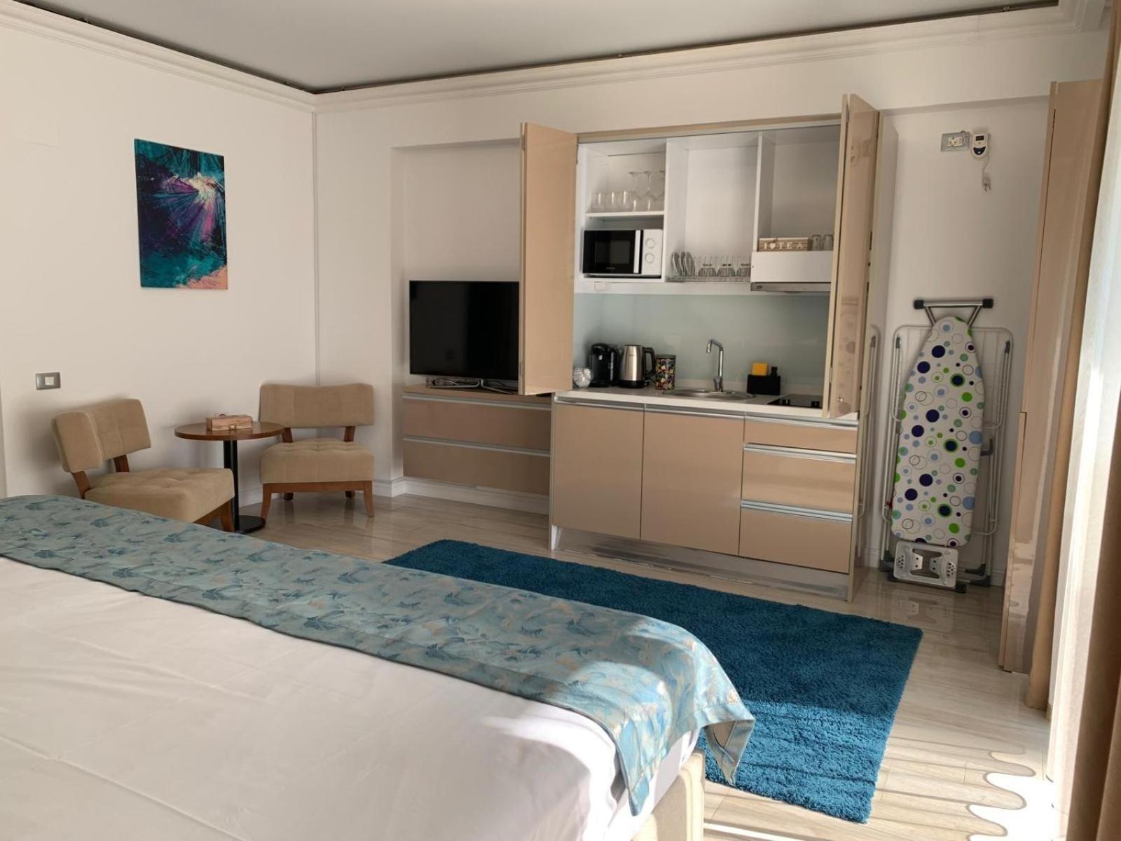 White Tower Mamaia Prestige Apartments Ngoại thất bức ảnh
